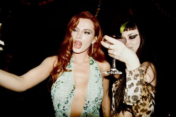Bella Thorne Celebrity Nudes - bellathorne Leaked Photos