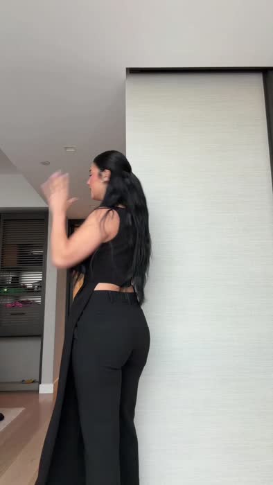 36c6e20685967a6b80fcff7a1bca8bd5795d623475619812bb498216f4889062 thumbnail